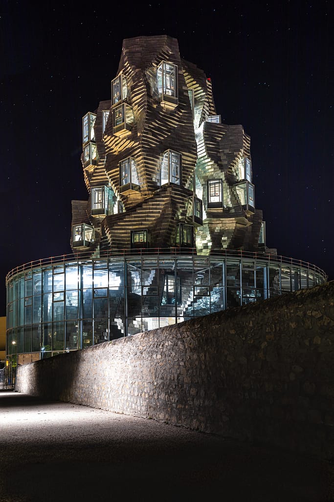 La Tour de Frank Gehry © Adrian Deweerdt